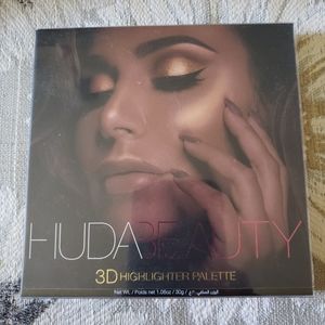 Huda Beauty 3D Highlighter Palette